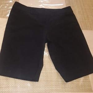 🍑 THE LIMITED BERMUDA SHORTS🍑
